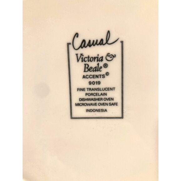 Victoria & Beale Accents 9019 Geometric Dinner Plates set of 4 - Picture 2 of 4